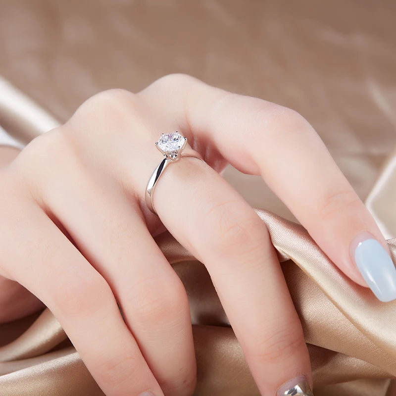 Beth - 6-Prong Solitaire Engagement Ring