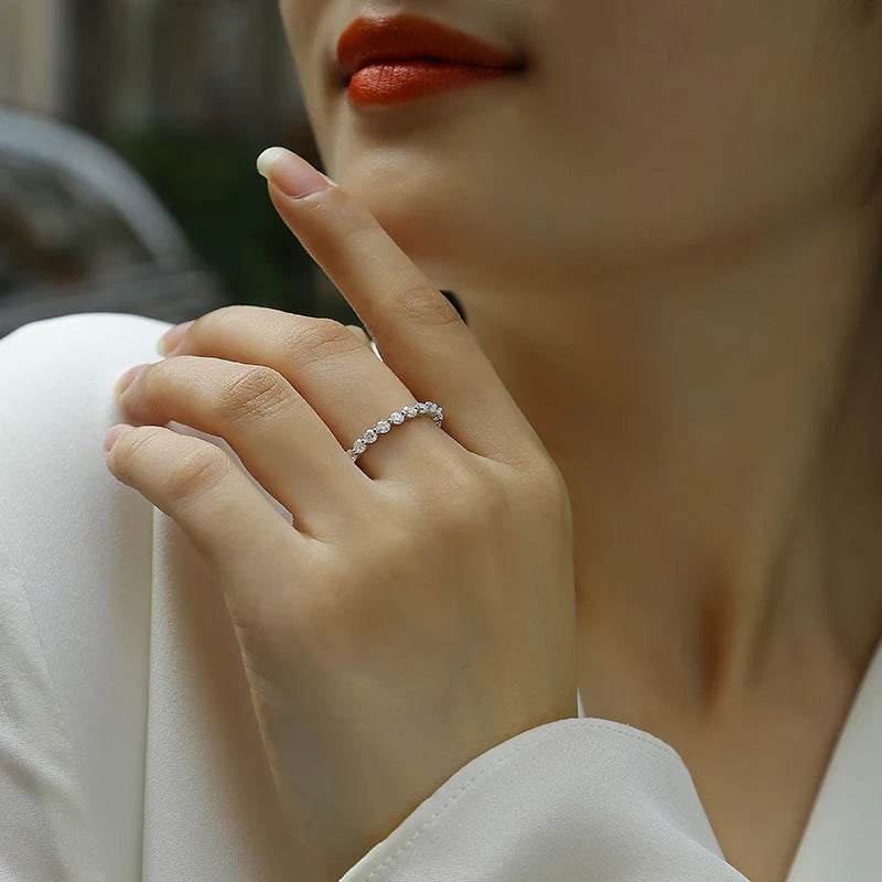 Single Prong Round Stone Band Ring