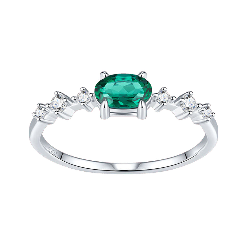Emerald Skyline promise ring with 0.5ct lab-grown emerald and moissanite accents – 925 sterling silver