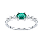 Emerald Skyline promise ring with 0.5ct lab-grown emerald and moissanite accents – 925 sterling silver